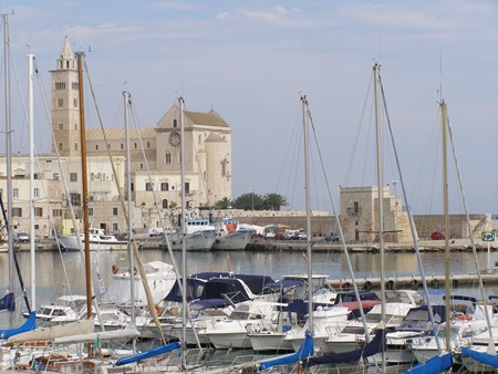 Barletta Hafen Kathedrale